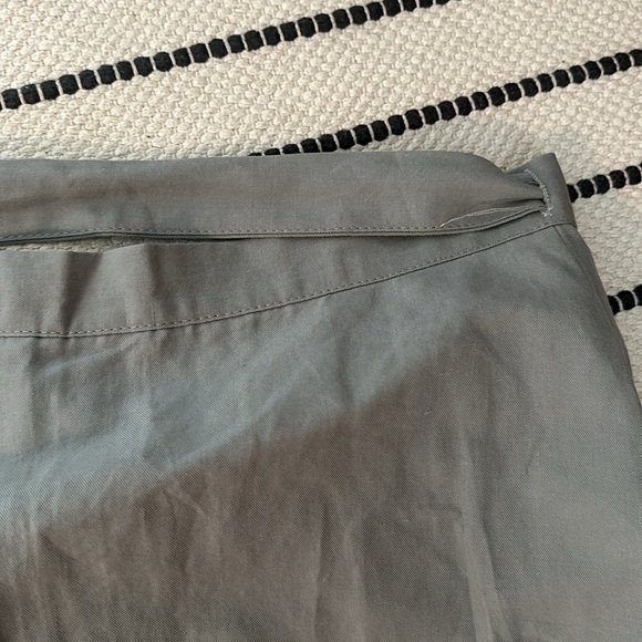 Gray symmetrical midi skirt - Picture 2 of 3